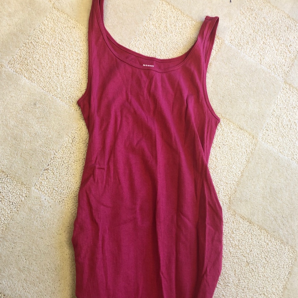 4/$20. Old Navy Maternity Pink Tank M